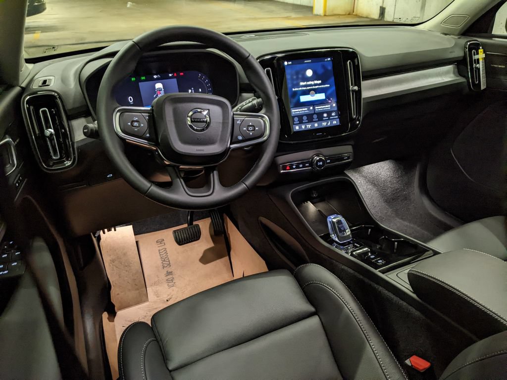 New 2026 Volvo XC40 B5 Ultra w/ Protection Package Premier AWD/4WD image 12