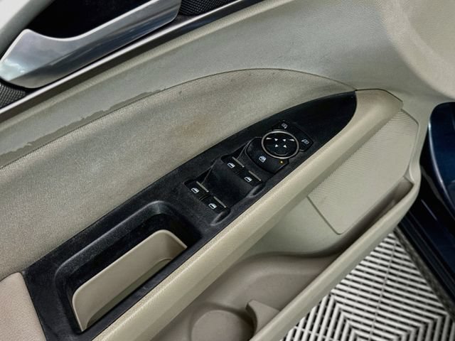 Used 2020 Ford Fusion SE FWD image 17