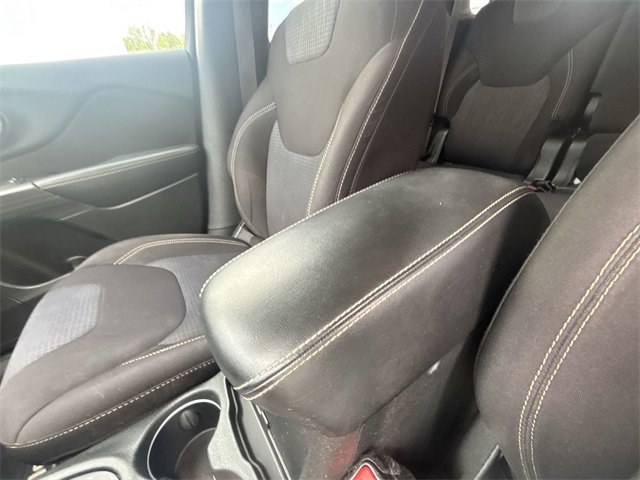 Used 2015 Jeep Cherokee Latitude image 23