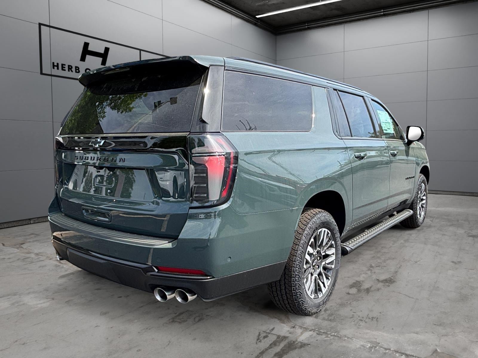 New 2026 Chevrolet Suburban Z71 w/ Comfort Package AWD/4WD image 5