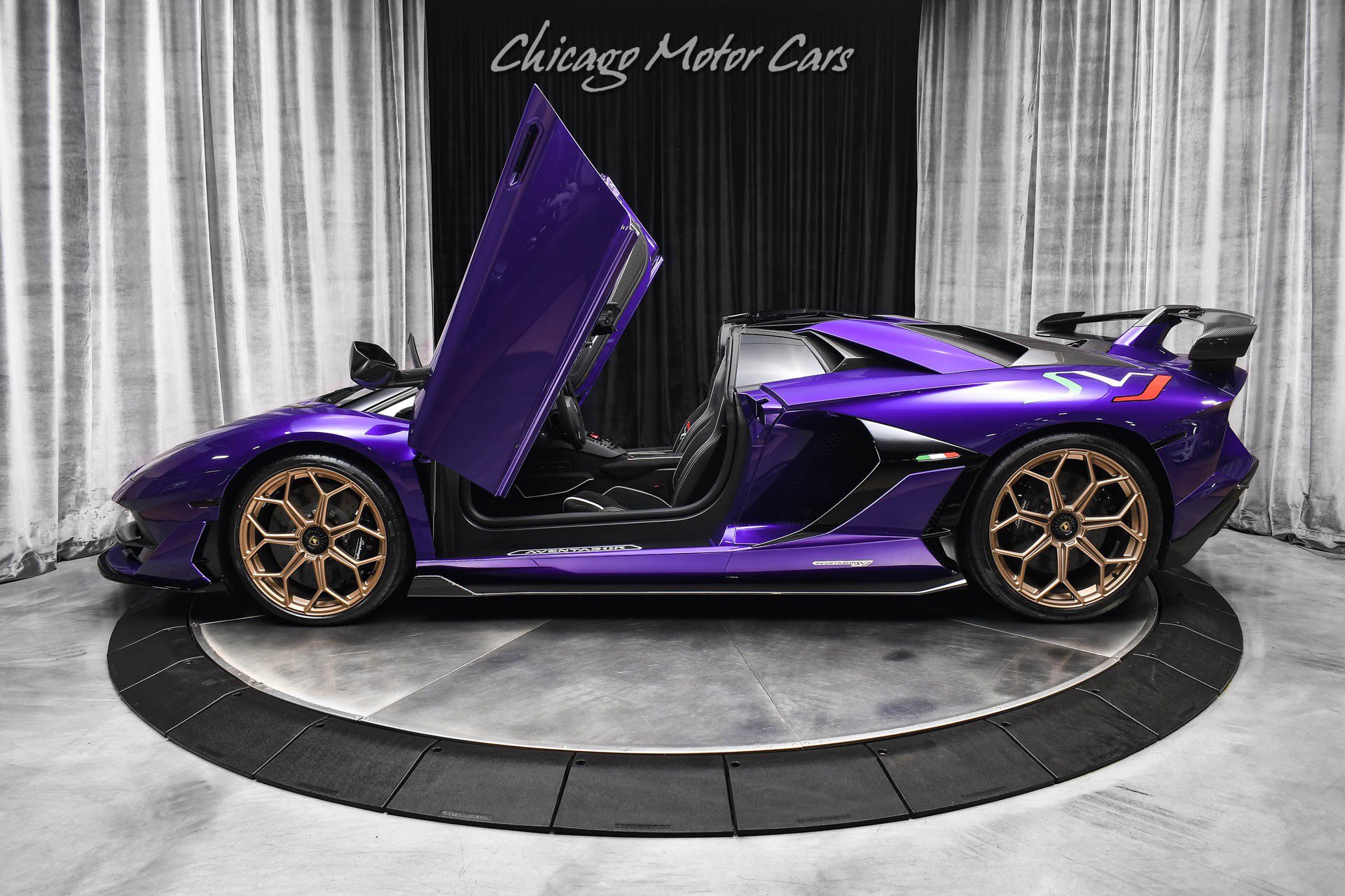 Used 2021 Lamborghini Aventador SVJ image 34