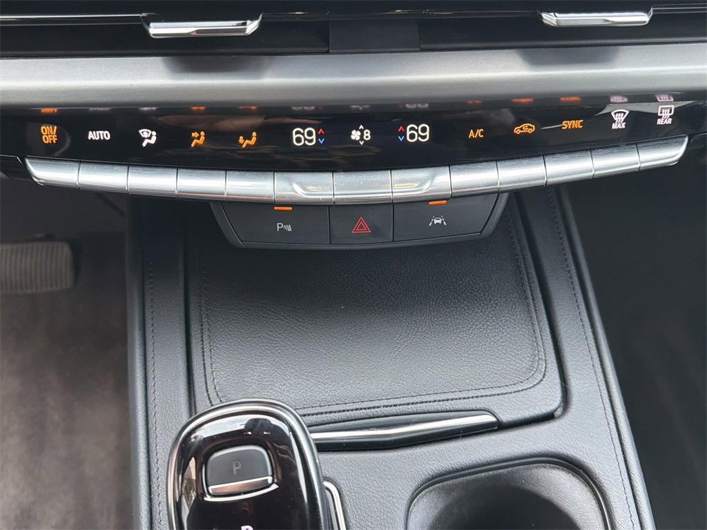 Certified 2025 Cadillac XT4 Premium Luxury image 26