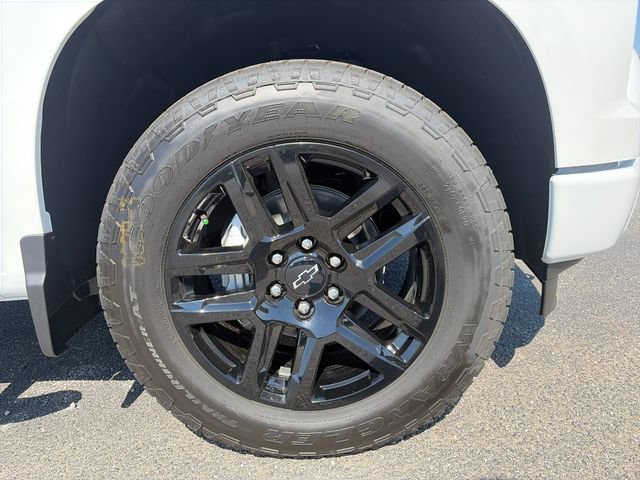 New 2026 Chevrolet Silverado 1500 Custom w/ Turbomax Blackout Package AWD/4WD image 10