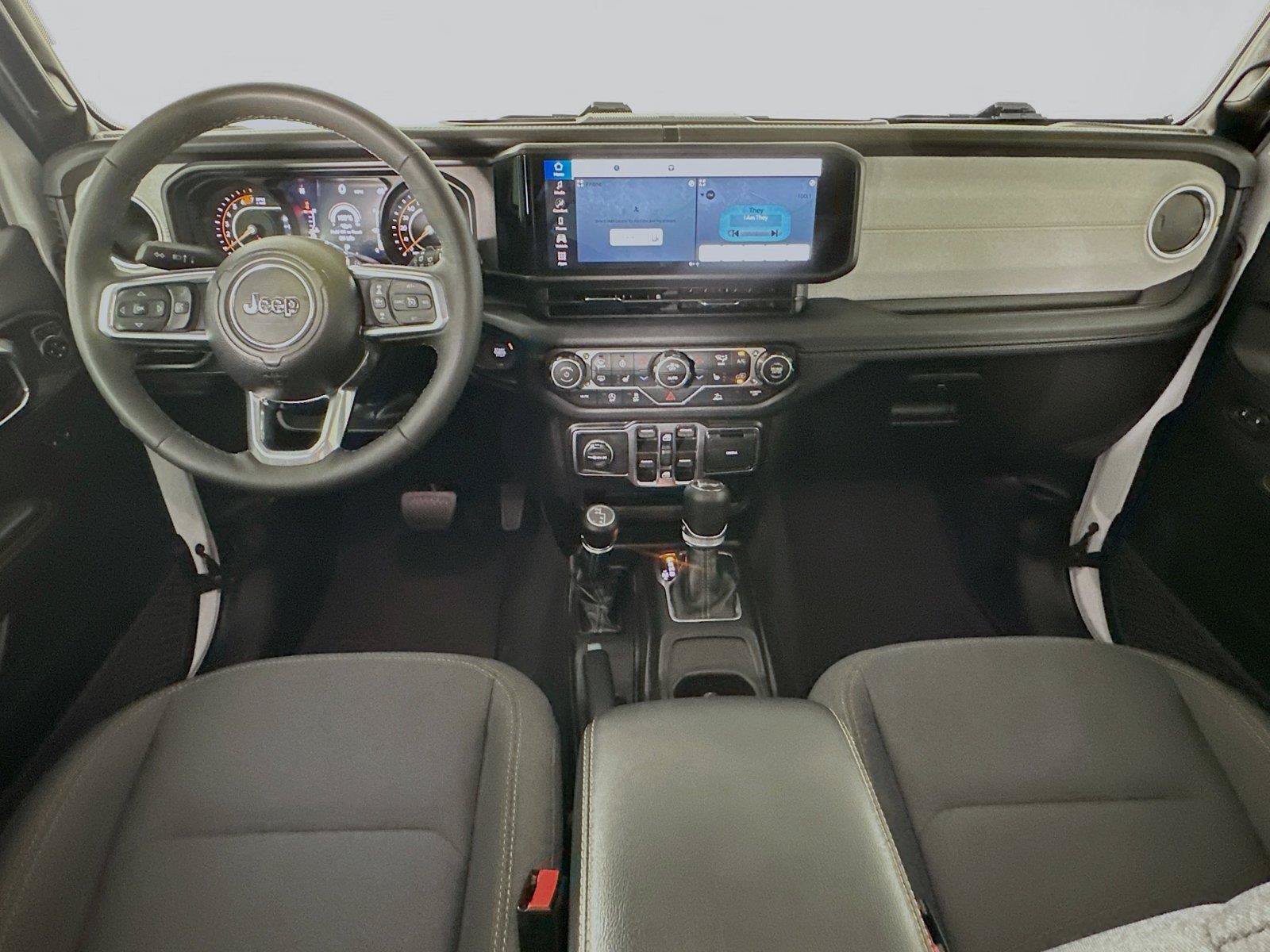 Used 2026 Jeep Wrangler Unlimited Sahara AWD/4WD image 30