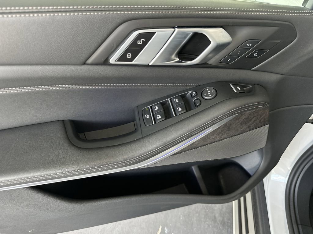 Used 2024 BMW X5 xDrive40i AWD/4WD image 12