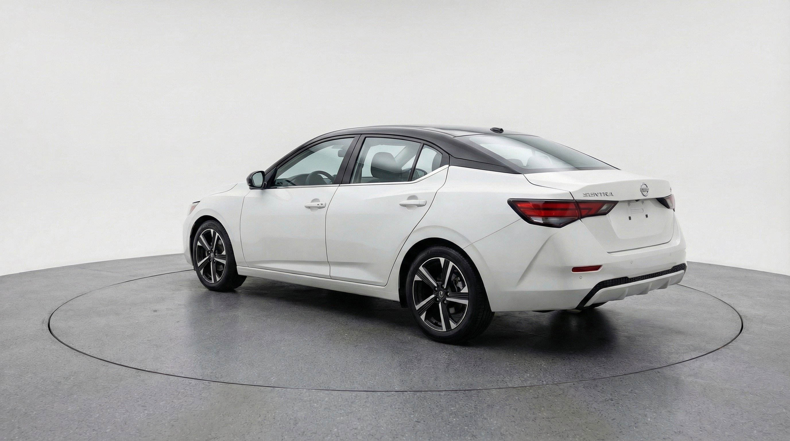 Used 2025 Nissan Sentra SV image 6