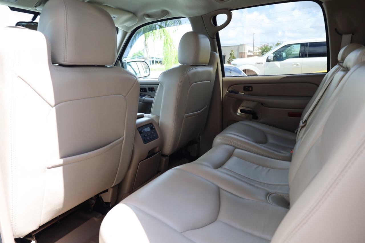 Used 2005 Chevrolet Suburban LT w/ Preferred Equipment Group RWD image 15