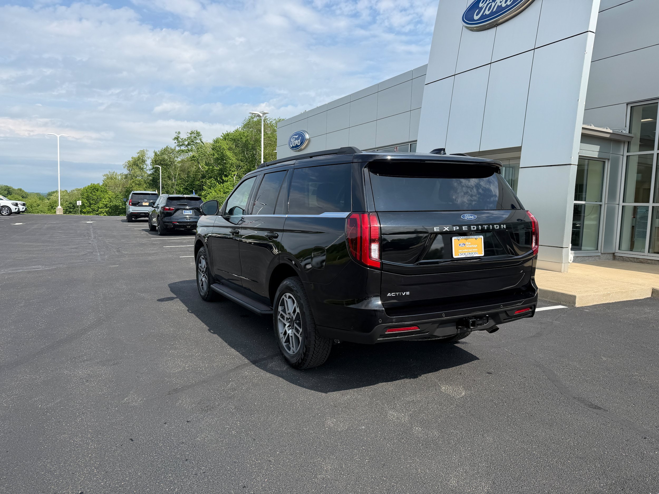 Certified 2025 Ford Expedition Active AWD/4WD image 8