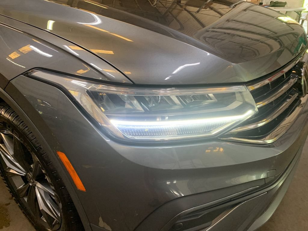 Used 2022 Volkswagen Tiguan SE AWD/4WD image 34