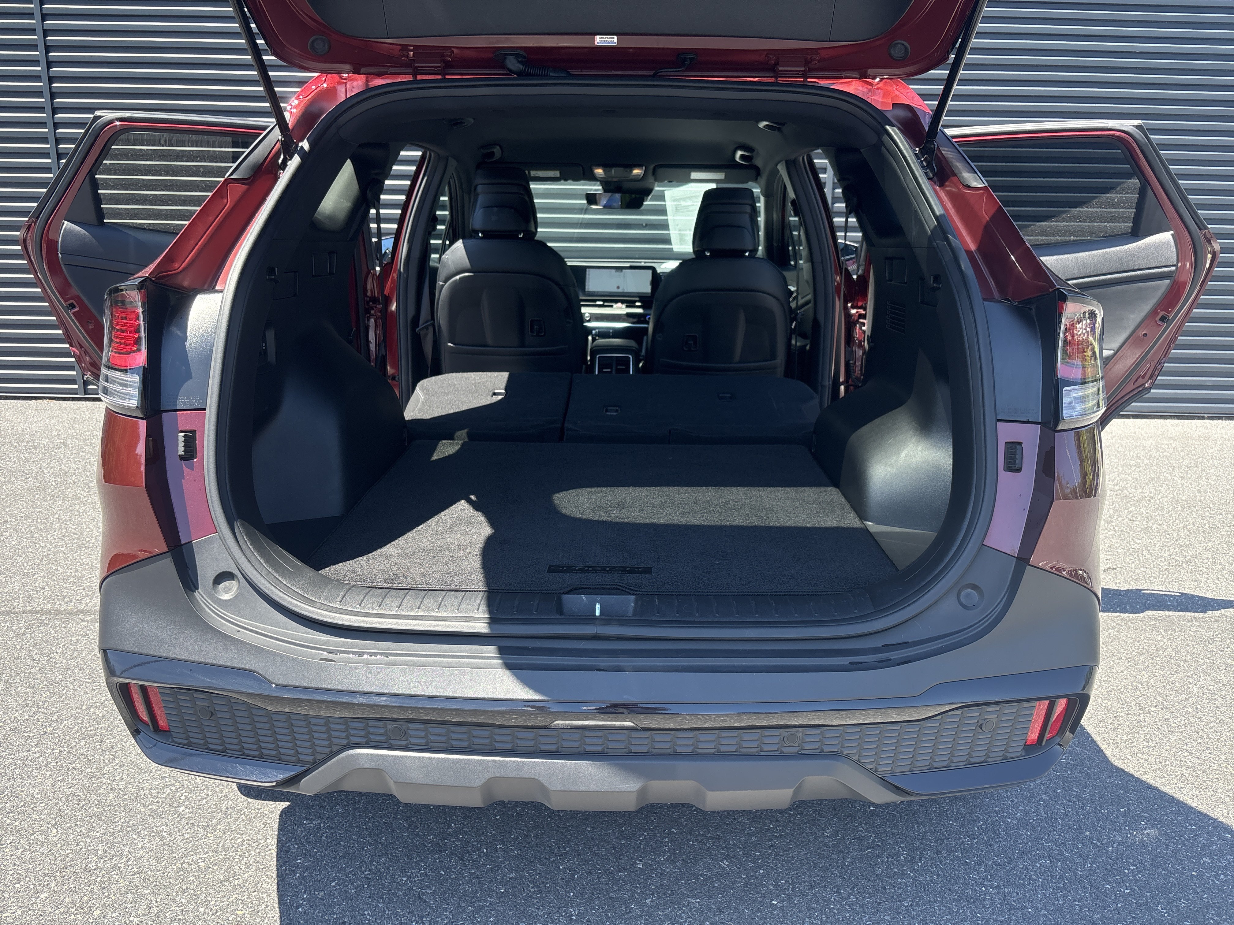 Used 2025 Kia Sportage X-Line AWD/4WD image 23