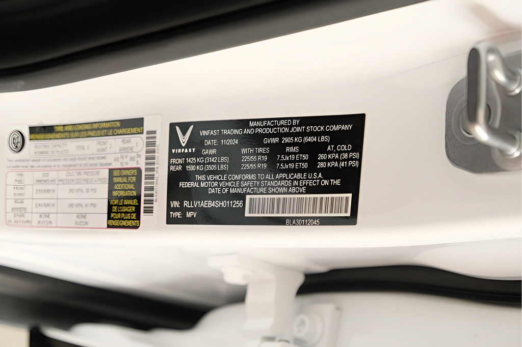 New 2025 VinFast VF 8 Eco AWD/4WD image 23