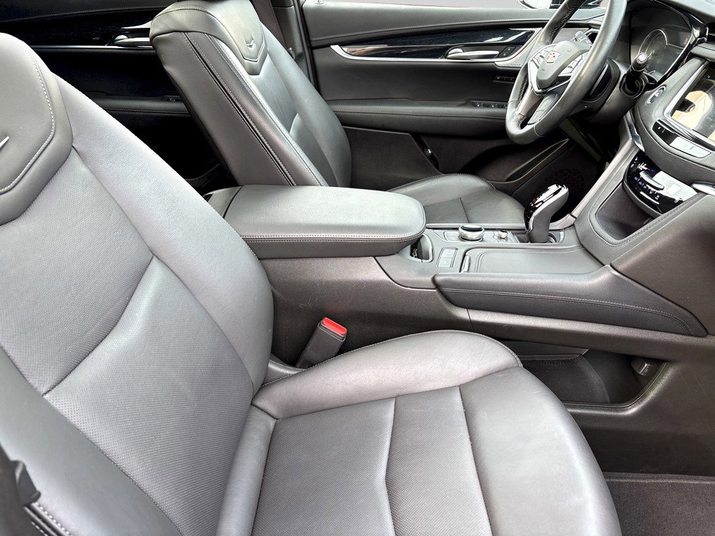 Certified 2025 Cadillac XT5 Premium Luxury image 11