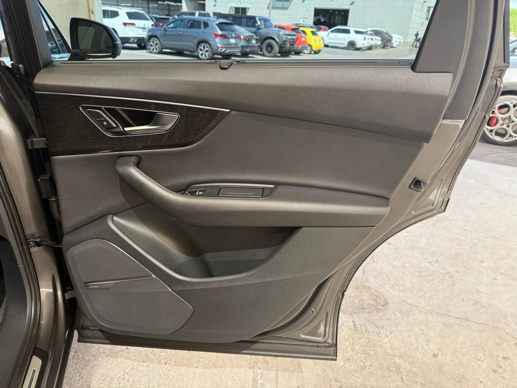 Used 2020 Audi Q7 2.0T Premium Plus w/ Premium Plus Package AWD/4WD image 18