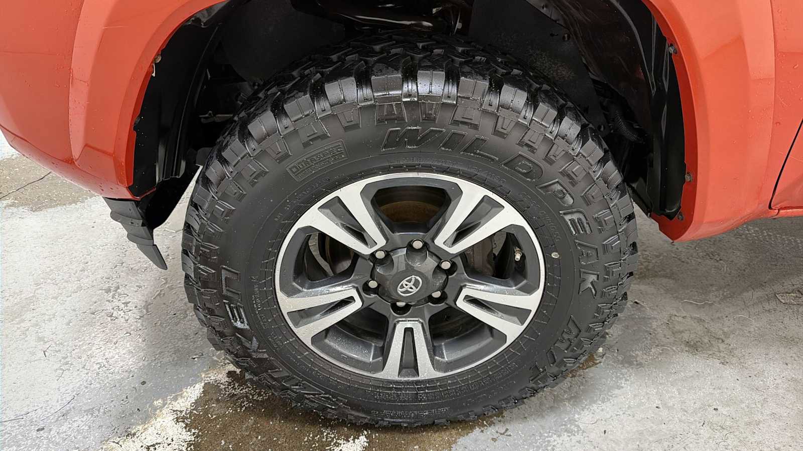 Used 2018 Toyota Tacoma TRD Sport image 10