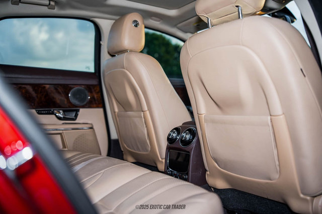 Used 2012 Jaguar XJ image 35