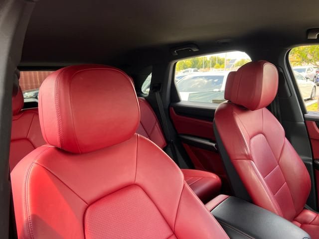 Used 2022 Porsche Cayenne AWD/4WD image 33
