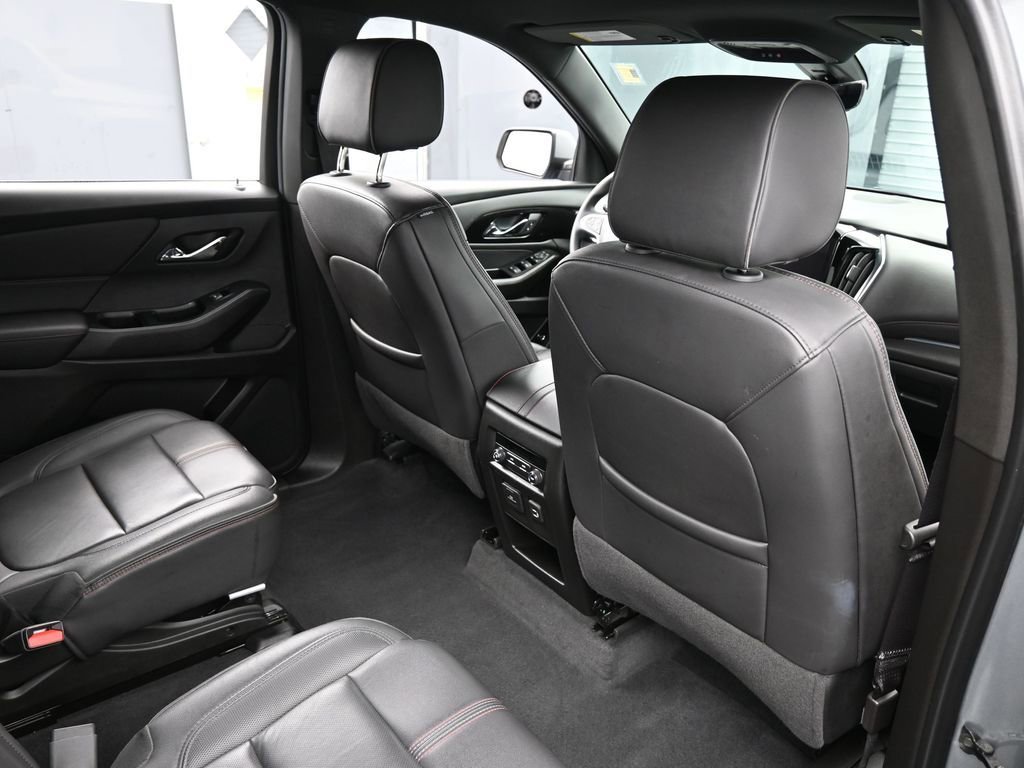 Used 2023 Chevrolet Traverse RS image 49