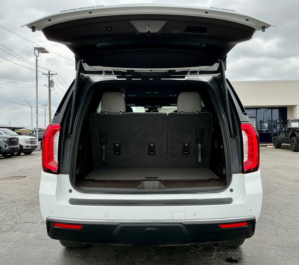 Used 2023 GMC Yukon SLT AWD/4WD image 18