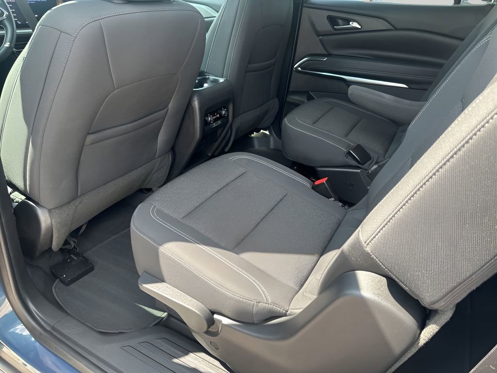 Used 2025 Chevrolet Traverse LT image 20