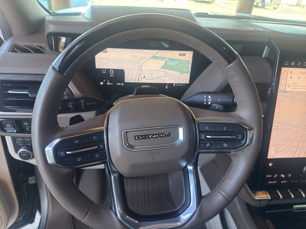 Used 2025 GMC Yukon XL Denali w/ Advanced Technology Package image 17