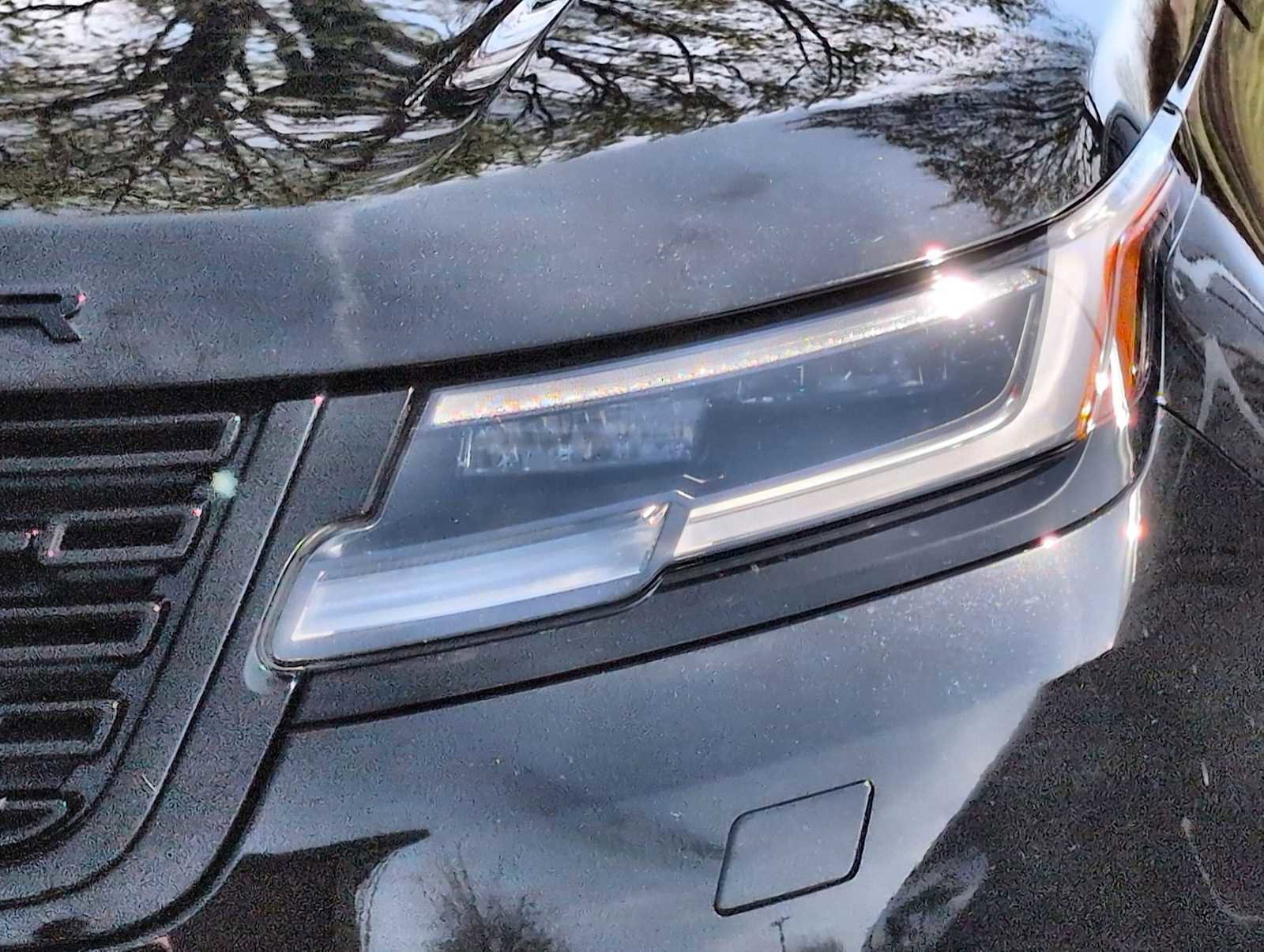 Used 2025 Land Rover Range Rover Velar Dynamic SE AWD/4WD image 11