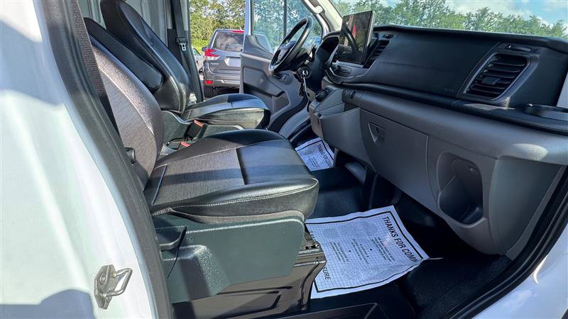 Used 2023 Ford E-Transit Medium Roof RWD image 34