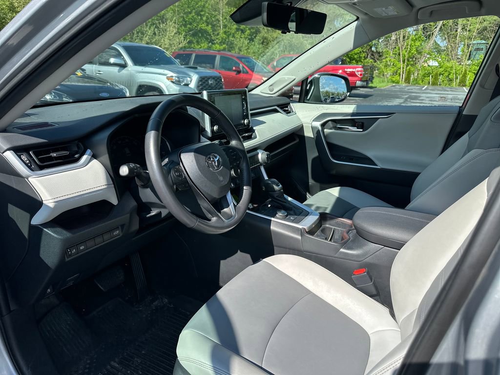 Used 2020 Toyota RAV4 Limited w/ All Weather Liner Package AWD/4WD image 9
