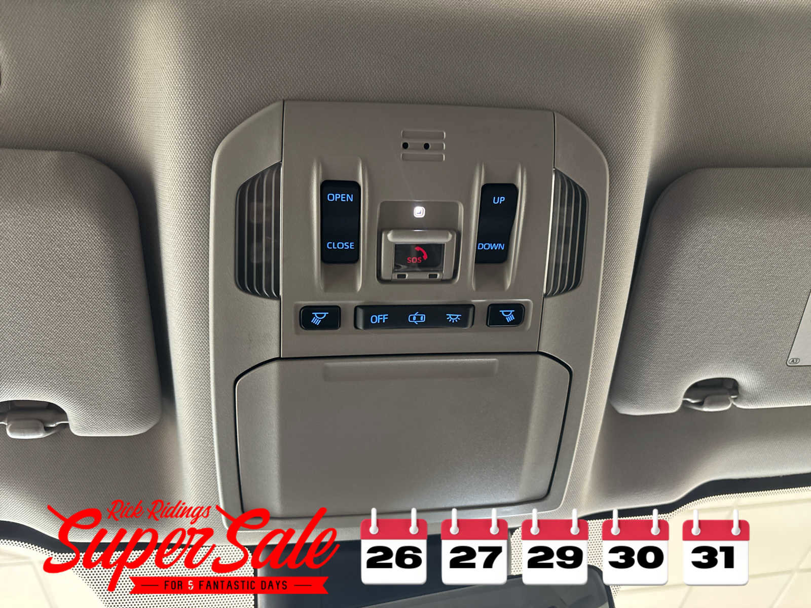 Used 2020 Toyota Highlander XLE image 32