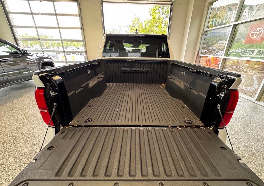 Certified 2025 Toyota Tacoma SR5 AWD/4WD image 60