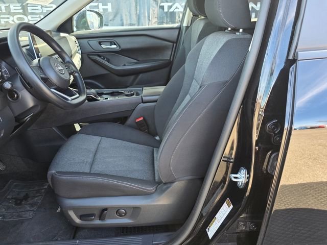 Used 2024 Nissan Rogue SV image 28