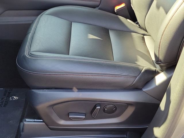 Used 2025 Ford Explorer Active RWD image 16