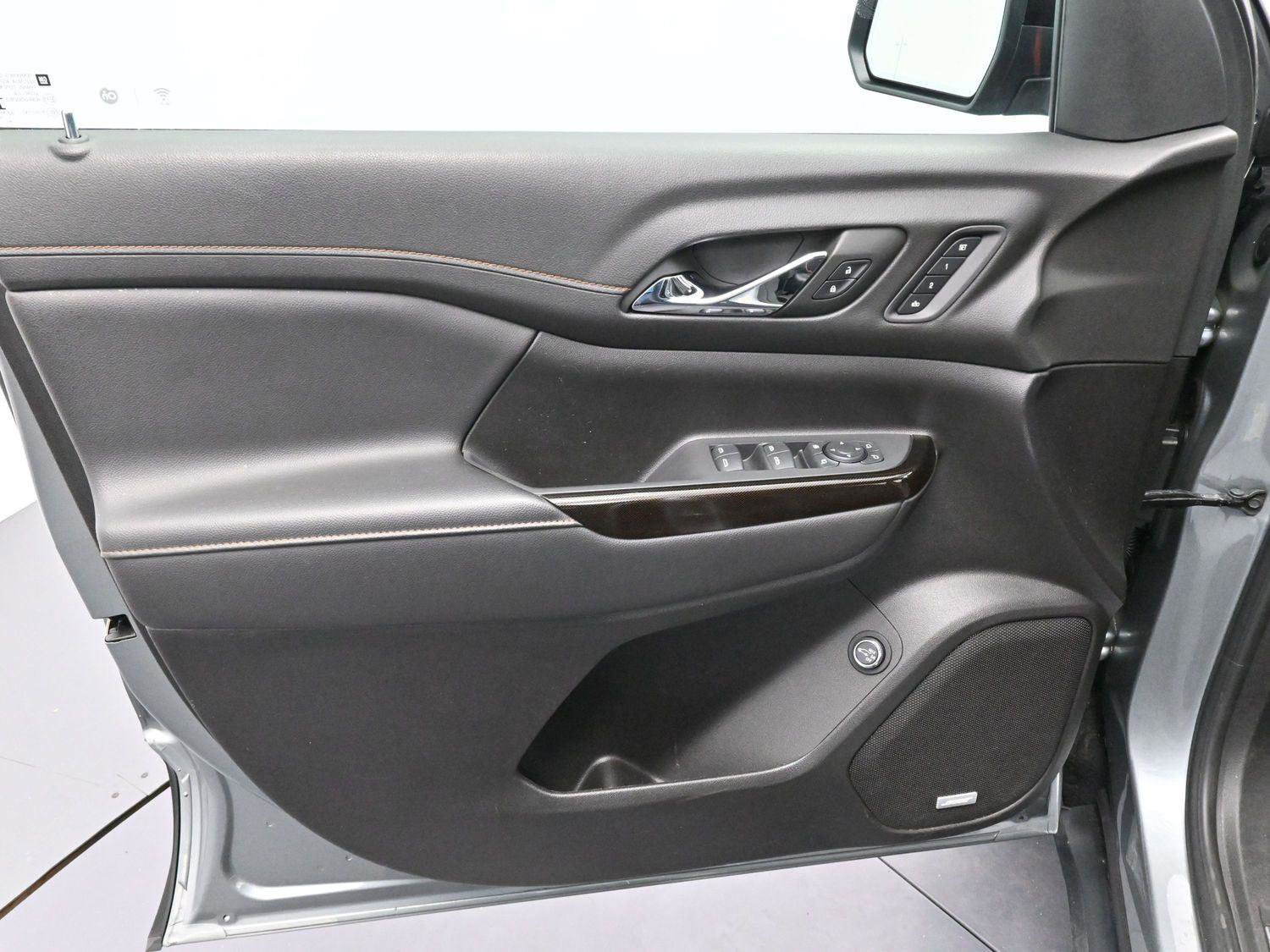 Used 2023 GMC Acadia AT4 w/ Technology Package image 12