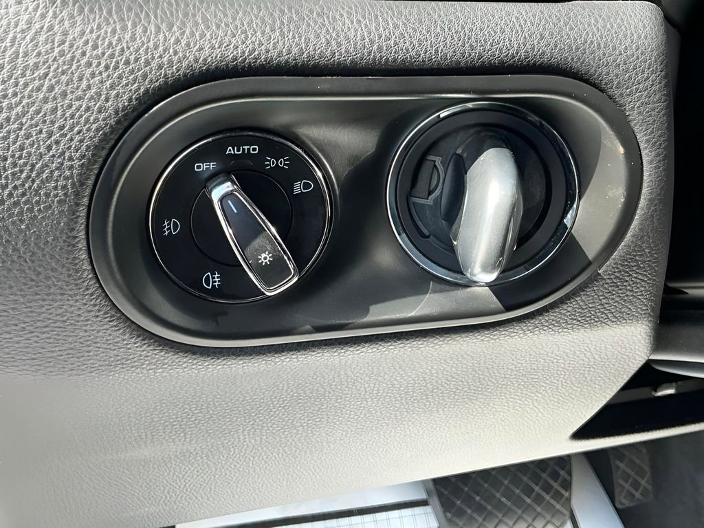 Used 2018 Porsche Macan Sport Edition image 24