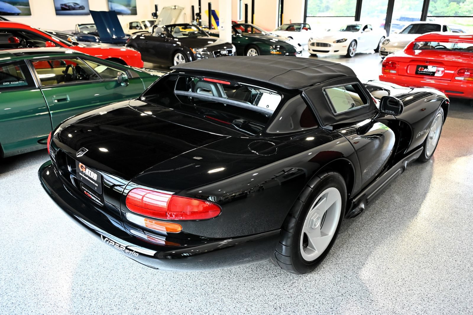 Used 1994 Dodge Viper RT/10 RWD image 4