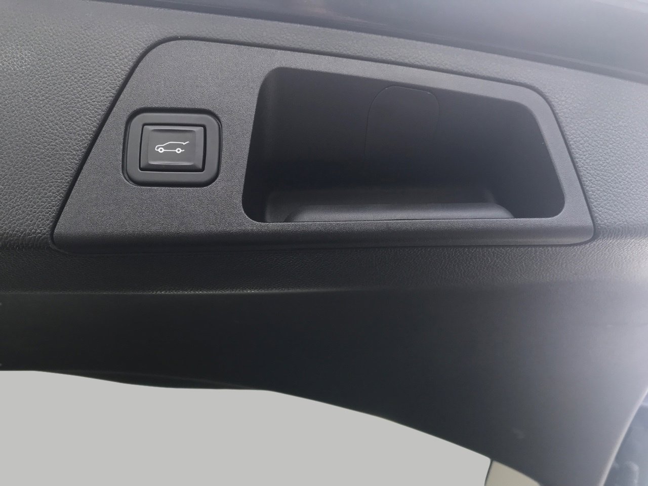 Used 2020 Buick Envision Essence image 14