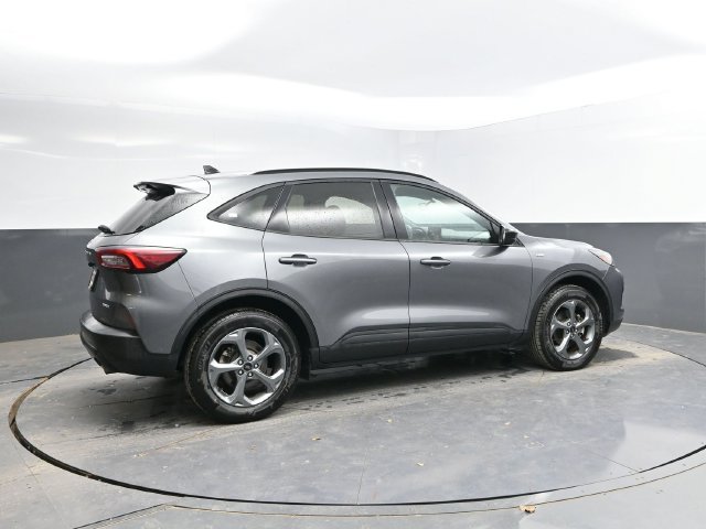Used 2025 Ford Escape ST-Line AWD/4WD image 2