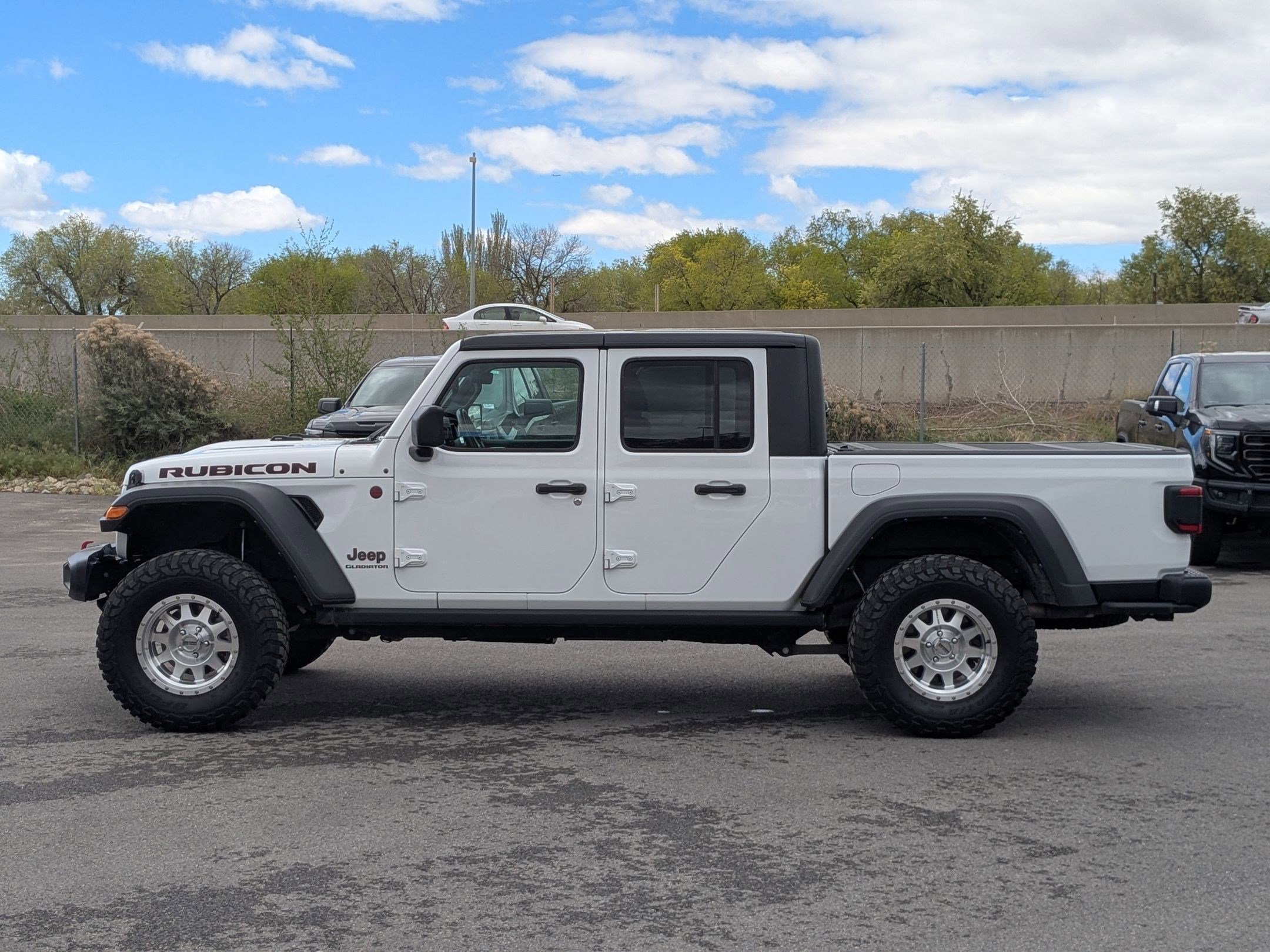 Used 2021 Jeep Gladiator Rubicon image 2