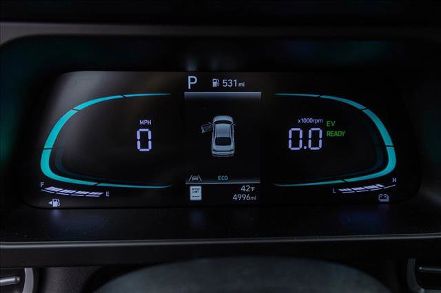 Certified 2025 Hyundai Elantra Blue image 15