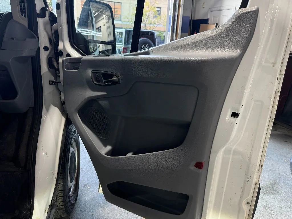 Used 2018 Ford Transit 250 148 Medium Roof image 31