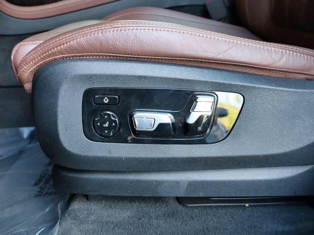 Used 2021 BMW X7 M50i w/ Dynamic Handling Package AWD/4WD image 55
