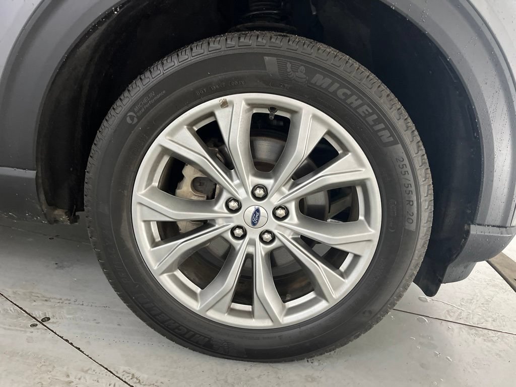 Used 2023 Ford Explorer XLT w/ Equipment Group 202A AWD/4WD image 17
