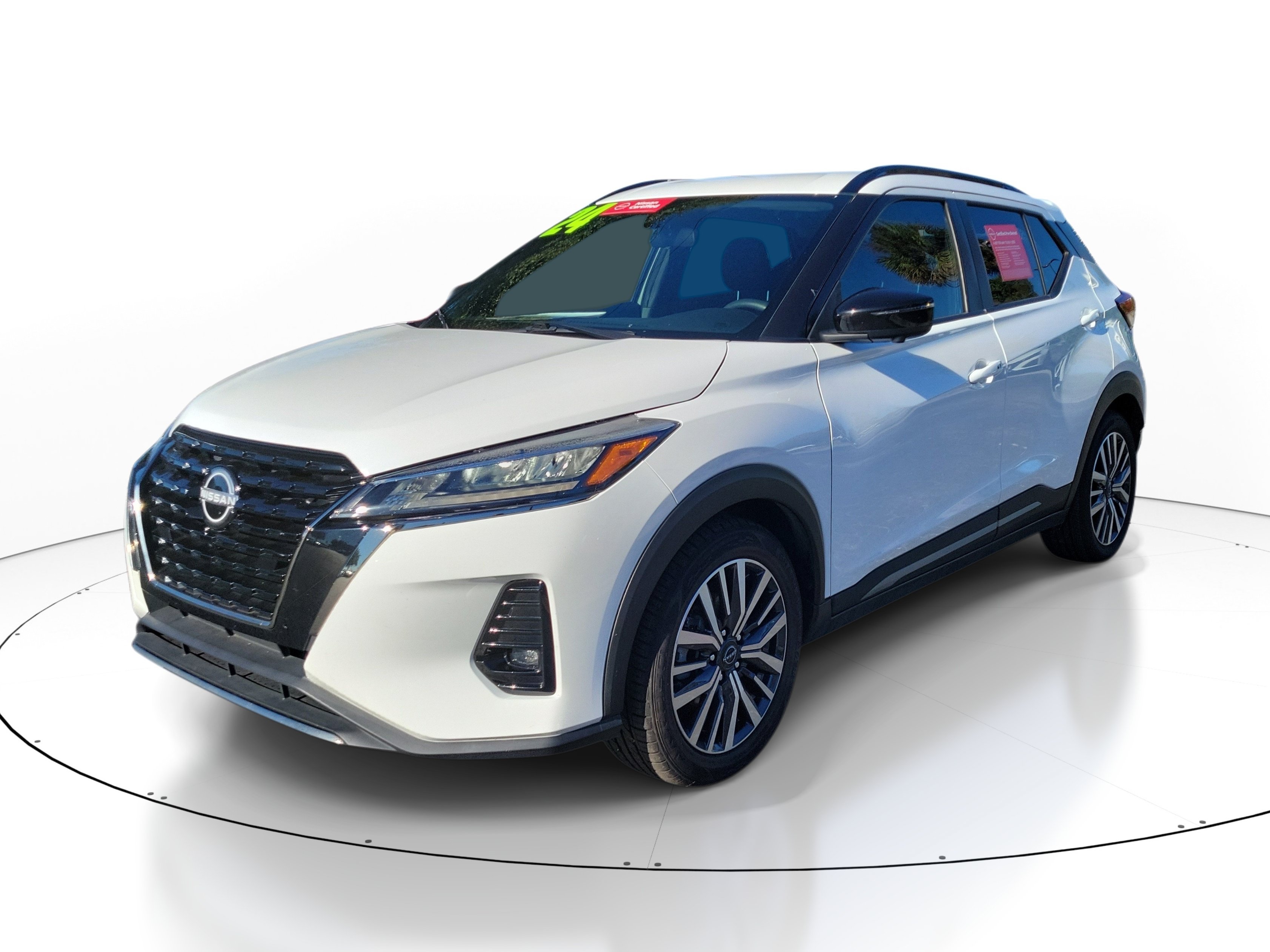 Certified 2024 Nissan Kicks SR FWD image 3