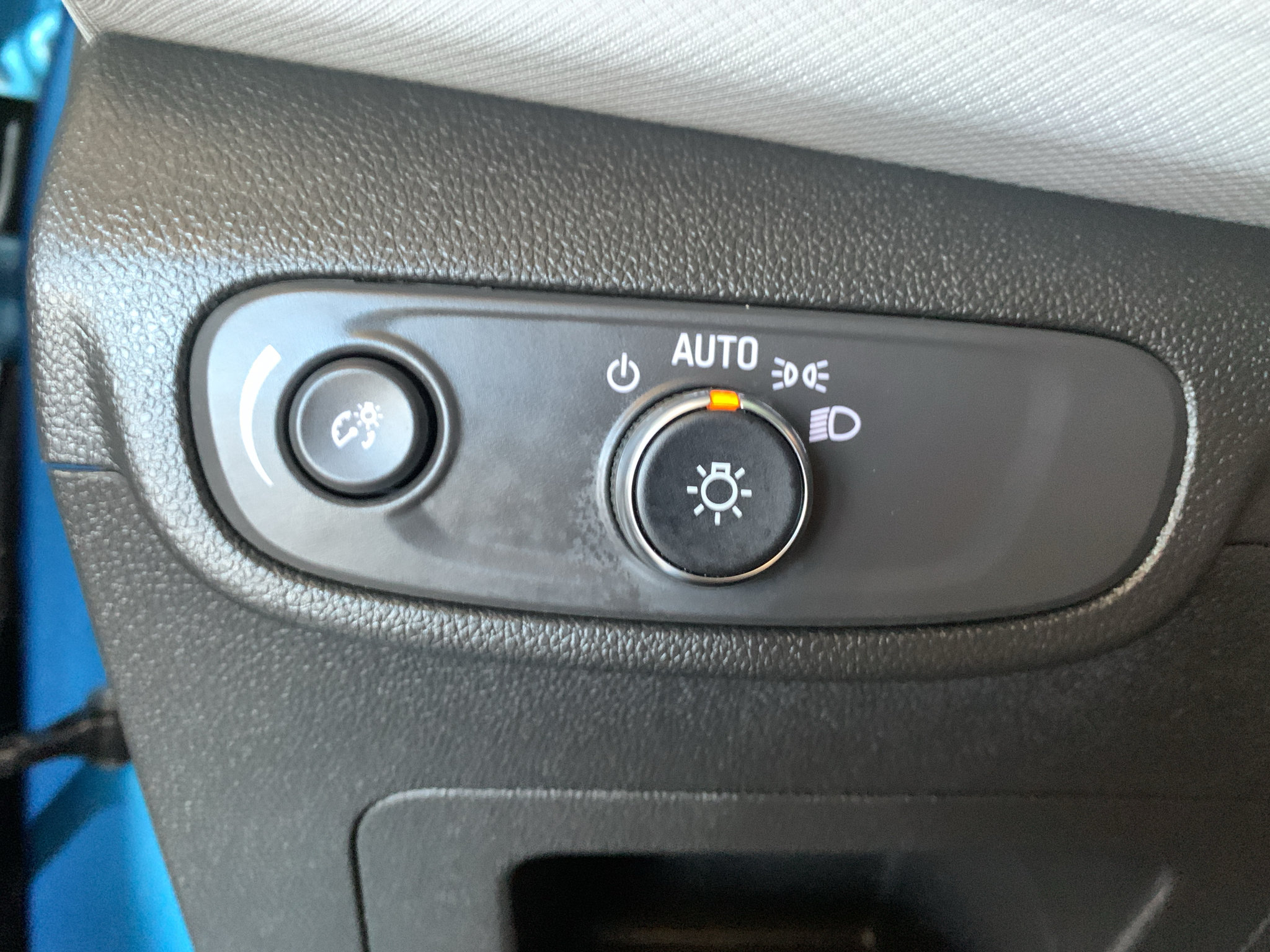 Used 2025 Chevrolet TrailBlazer LT w/ Convenience Package FWD image 30