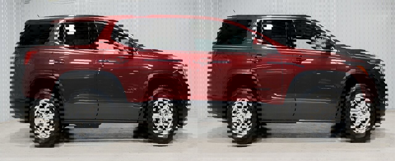 Used 2018 GMC Acadia SLE w/ LPO, Floor Liner Package image 7