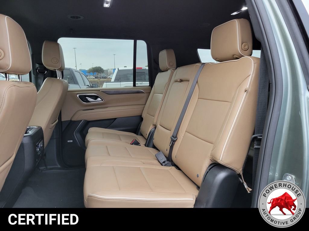 Used 2024 Chevrolet Suburban Premier image 17