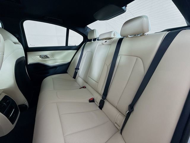 Used 2025 BMW 330i xDrive Sedan w/ Premium Package image 25