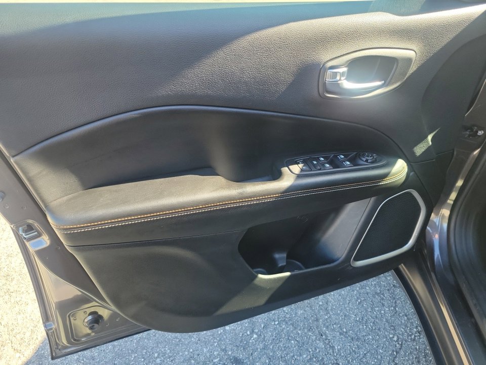 Used 2019 Jeep Compass Latitude w/ Popular Equipment Group image 36