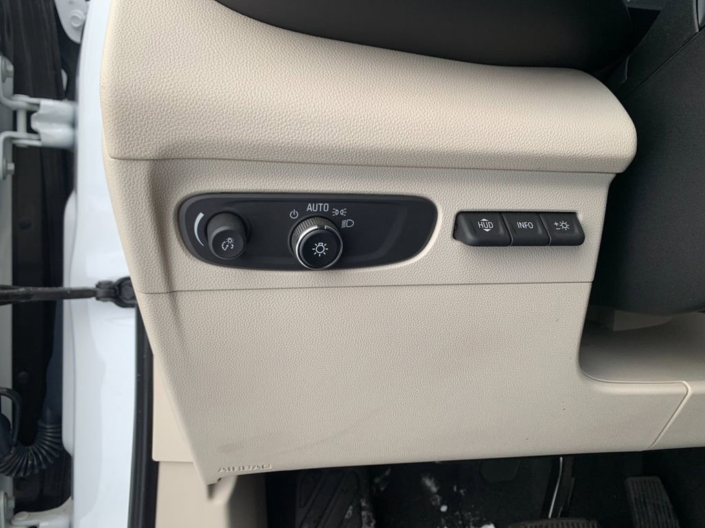 Used 2023 Buick Envision Avenir image 31