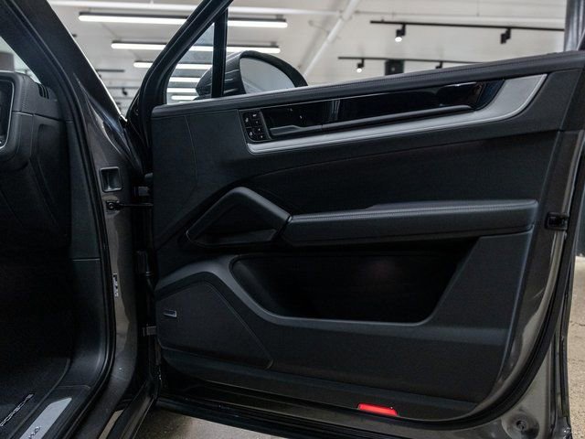 New 2026 Porsche Cayenne Coupe image 35