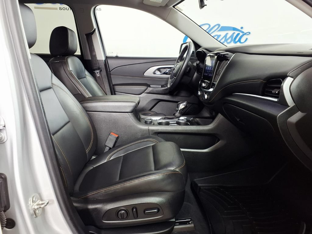 Used 2021 Chevrolet Traverse LT FWD image 12